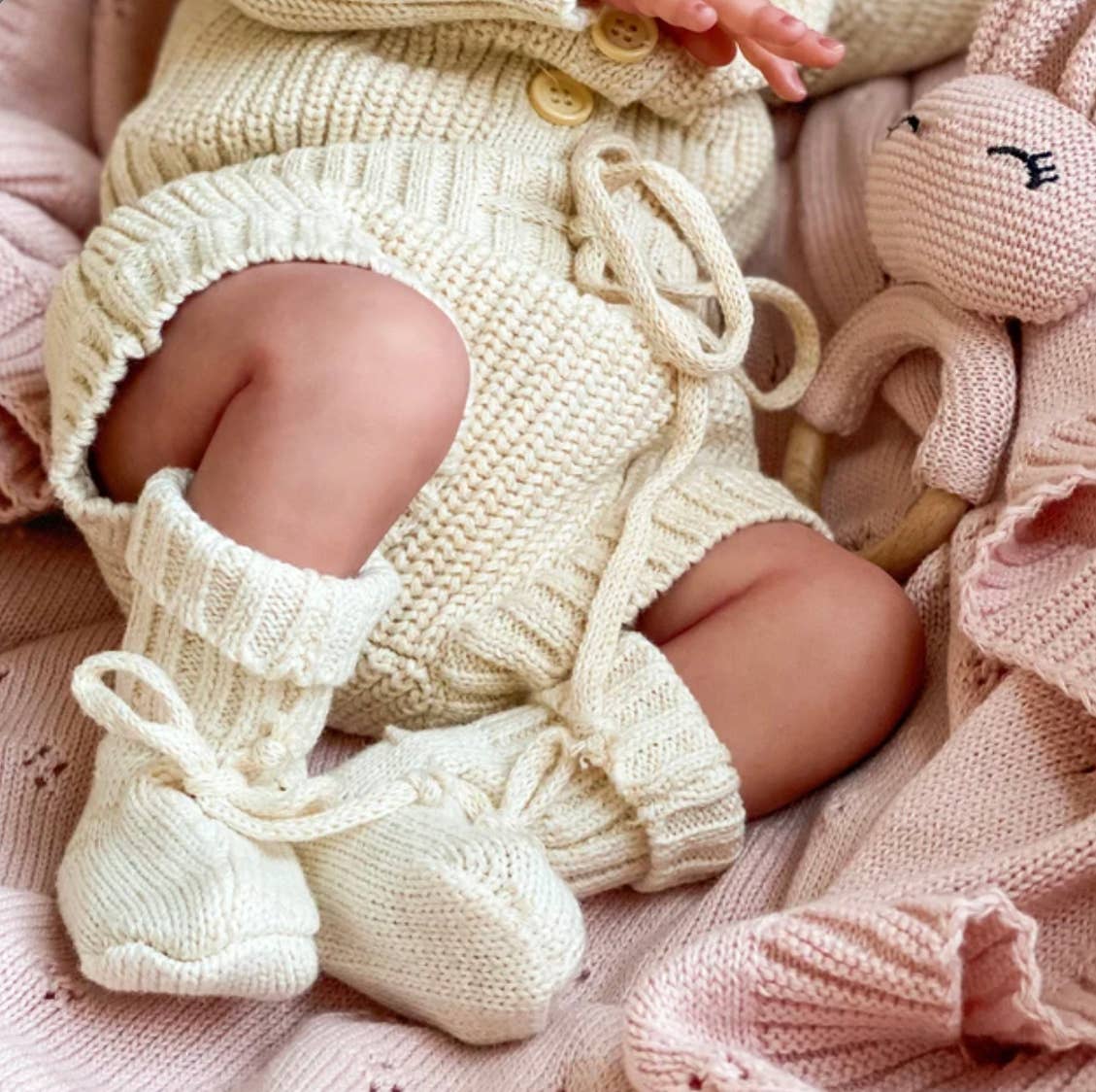 OLIVE & CRADLE - Baby Knit booties Cotton crochet look Newborn matching socks: Tan booties / 3-9m